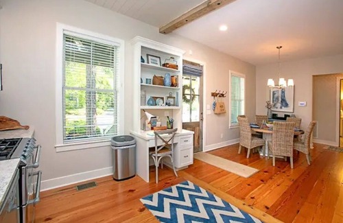 Old Town Bluffton House | Bluffton Farm Cottage: Enjoy Southern HospitalitynDates available this Summer