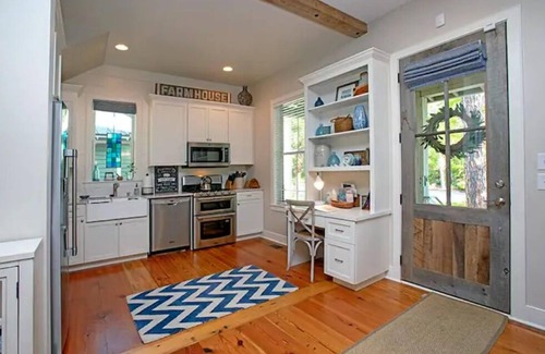 Old Town Bluffton House | Bluffton Farm Cottage: Enjoy Southern HospitalitynDates available this Summer