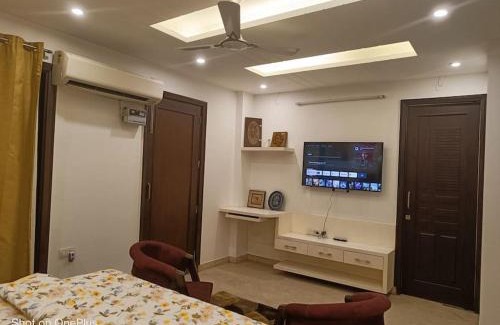 Shalimar Bagh Apartment | BnBBuddy Stupendous Home In Shalimar Bagh