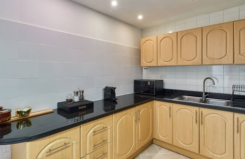 Dubai Marina Apartment | bnbme | Damac Waves Tower | 3 + Maids
