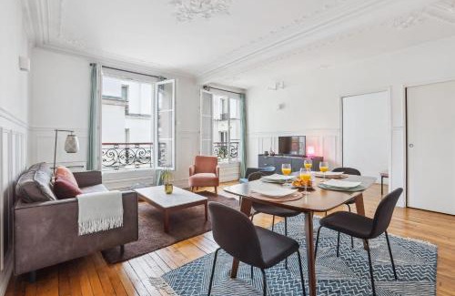 Saint-Merri Apartment | BnBNova - 2BR - Le Marais & Hotel de Ville