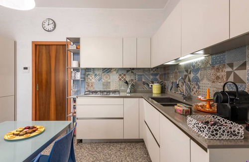 Washington Apartment | BnButler - Stromboli 22
