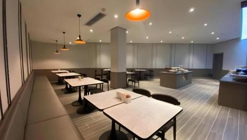 Luohu Hotel | Bo Yu Shennan No. 68 Apartment (Shenzhen Luohu Dongmen Branch)