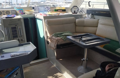 Cannes City Centre Boat Rental | Boat at the quay on the CROISETTE CANNES