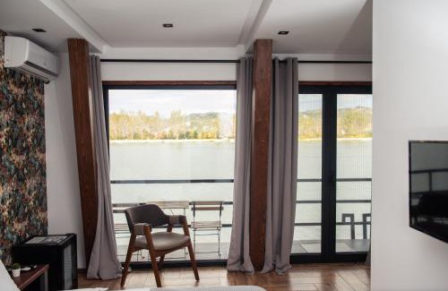 Veliko Gradiste Hotel | Boatel Copacabana