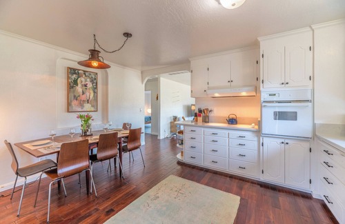 Salmon Creek House | BodegaBreeze~Chill Coastal Home+Studio -Bodega Bay,Walk to Beach/HotTub/WiFi