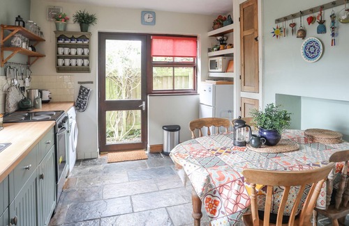 Llanystumdwy Cottage | BODFAN, pet friendly, character holiday cottage in Criccieth