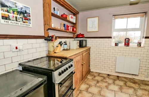 Penrhyndeudraeth Cottage | Bodorwel cottage, next to Ffestiniog Railway
