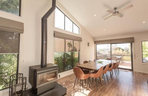 Jindabyne House | Bogong Lakeview 1 of 19 Bogong Street