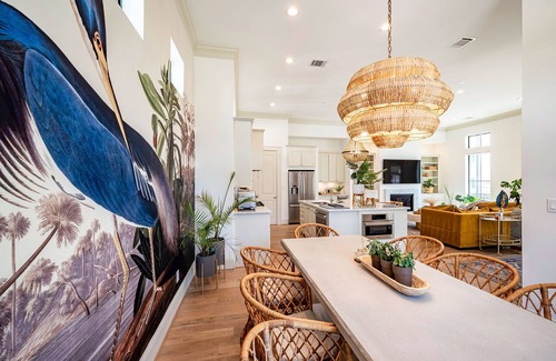 Neartown House | Boheme Haus ·Award-Winning Designer Luxury for 12· Montrose ·3200sqft Elevator