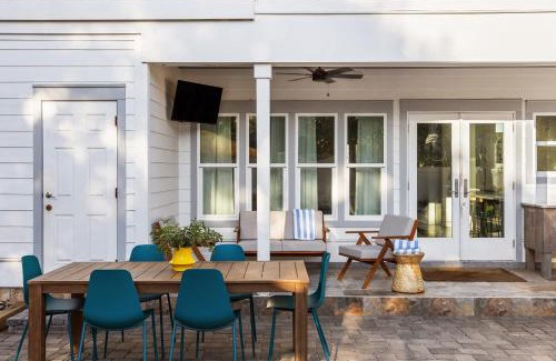 Crystal Beach House | Bohemian Beach Retreat Fully Stocked Villa Near Beach w Pool Outdoor Dining