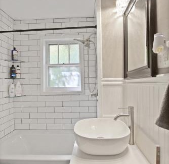 Columbia House | Bohemian Bungalow Pac-Man, walk downtown, pet friendly