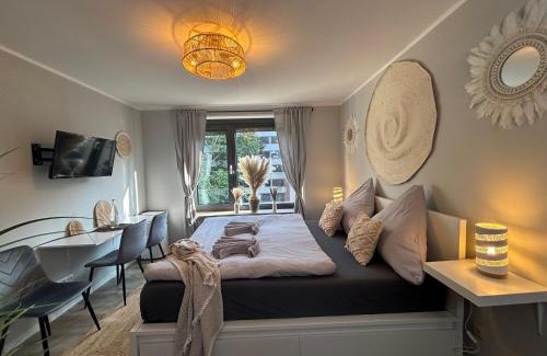 Augustenstraße Apartment | Bohemian Chic Selfie Suite - Munich Central Station