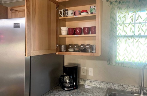 Magnolia House | Bohemian Cottage 8 guests, 5 beds, King Queen, Fast WiFi, RV Parking, Long Stay!