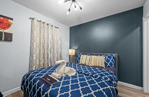 Neartown Apartment | Bohemian Loft Near River Oaks and Greenway Plaza