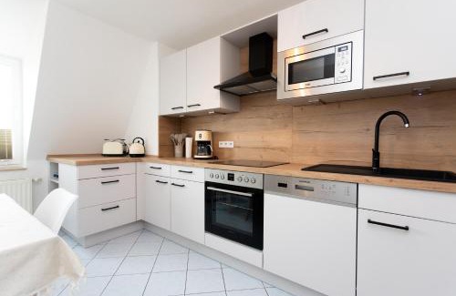 Markkleeberg Apartment | BOHO CHIC Markkleeberg, in Seenähe, Familien Apartment, 8 min ins Leipziger Zentrum mit S-Bahn, Großer TV mit X Box