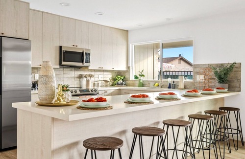 La Paz At Desert Springs House | Boho Paradise - Fridge Stocking + Sleeps 12 + POOL & HOT TUB + Family Friendly!