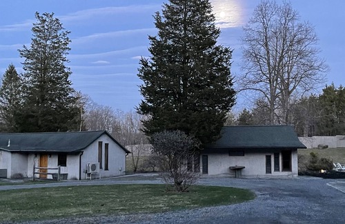 Ithaca Cottage | Boho room with King bed at New Park, a picturesque Finger Lakes event venue