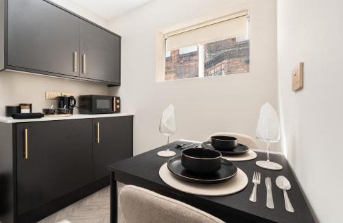 RopeWalks Apartment | Bold St Sofa Bed Kitchenette Steps To Sights