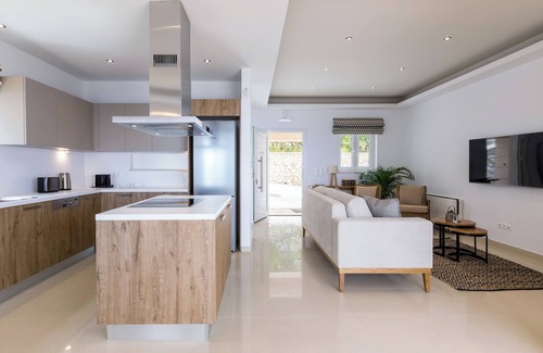 Spartylas Villa | Bolla D oro Luxury villas Villa Lunaria - Breathtaking from a luxury Villa