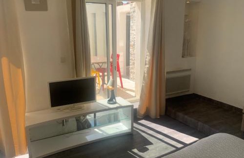 7th Arrondissement Apartment | Bon séjour au Soleil