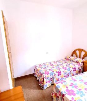 Grau i Platja Apartment | Bonanza - 40 metros de la playa!