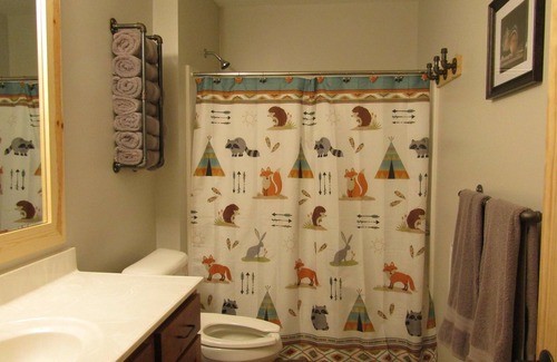 Orange Prairie Cottage | Bonati-Bollwinkle Legacy Cabin 5