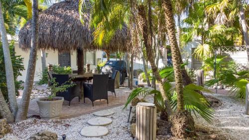 Bonita Shores Apartment | Bonita Beach Inn & Suites