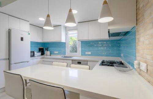 Los Arenales del Sol House | Bonita casa en urbanización privada muy cerca del mar y de Alicante