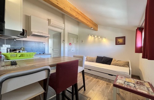 Bonnefoy-Roseraie-Gramont Apartment | Bonnafé - Air-conditioned Studio near the city center!
