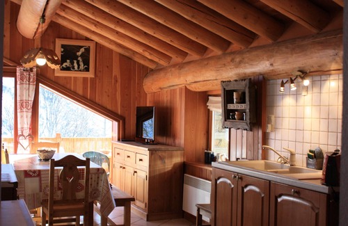 Bonneval-sur-Arc Apartment | BONNEVAL APARTMENT ON ARC LE SERAC1 8 PEOPLE 4 *