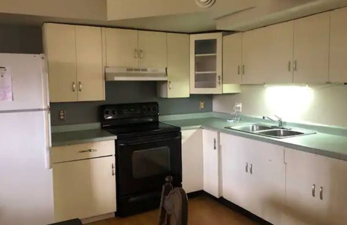 Whyte ave Apartment | Bonnie Doon Hideway-steps from Whyte Av& shopping