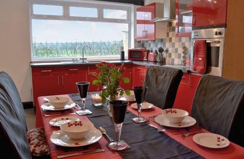Kidwelly House | Bont Cottage