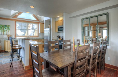 Saddle Ridge House | Book for Holiday Stays! Slopeside Townhome with Mountain Views! Private Hot Tub!