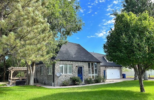 Nibley House | Book Now! Spacious Fall Getaway with Beautiful Scenery & Nearby Activities!