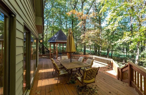 Chestnut Springs House | Book Spring Summer Luxury House at Wintergreen