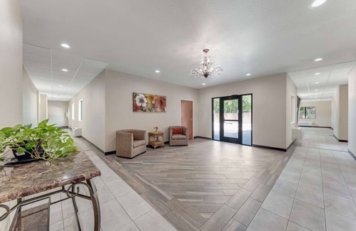 Eastside Promise Neighborhood Hotel | Book Your Stay: 3 Cozy Rooms w/Complimentary Breakfast & Parking in DT