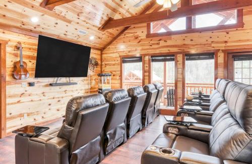 Caton House | Boon by AvantStay 40-Guest Luxe Smokies Retreat