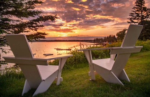 Boothbay Harbor Condo | Boothbay Cottg | Oceanfront+Deck | No Hidden Fees