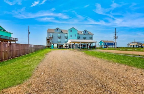 Port Bolivar Cabin | BORA BeachFront 308 Oceanfront 3-beds 2-bath Suite