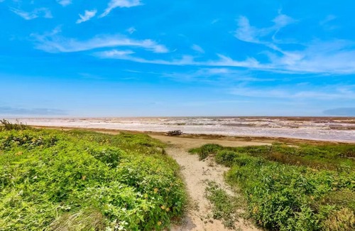 Port Bolivar Cabin | BORA BeachFront 308 Oceanfront 3-beds 2-bath Suite