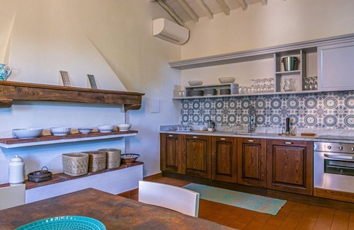 Gaiole in Chianti Villa | Borgo Merlo - Nine Bedroom Villa, Sleeps 22