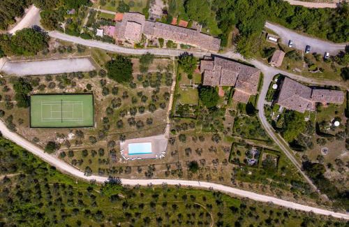 Castellina in Chianti Apartment | Borgo nel Chianti Istrice con piscina tennis e wifi