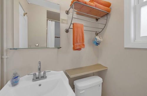 Borrego Springs Hotel | Borrego Springs Motel; small motel; big pool; walk to Christmas Circle/downtown