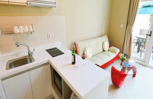 Holmoe House | Boryeong Darwin House Pool Villa