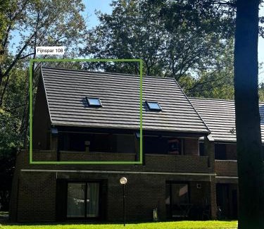 Houthalen Apartment | Bos-Chalet bij Wijers Wandelroutes, Rust & Gezinsplezier Fijnspar 108 Hengelhoef