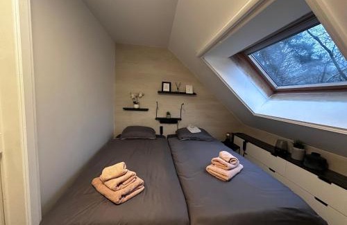 Houthalen Apartment | Bos-Chalet bij Wijers Wandelroutes, Rust & Gezinsplezier Fijnspar 108 Hengelhoef