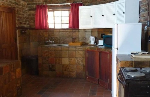 Moqhaka Cabin | Boskoppie Lion & Tiger Reserve