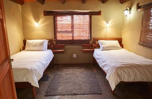 Moqhaka Cabin | Boskoppie Lion & Tiger Reserve