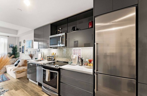 Shawmut Apartment | Boston Central Penthouse: City Views, Pool & More